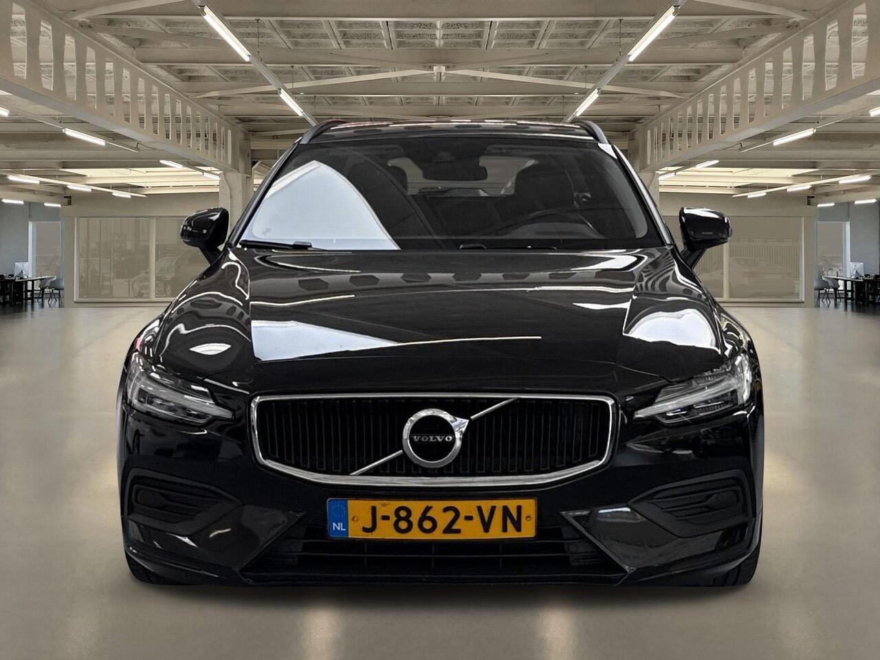 Volvo V60 2.0 B3 Momentum Advantage leer/ Dealer /onderhouden /garantie
