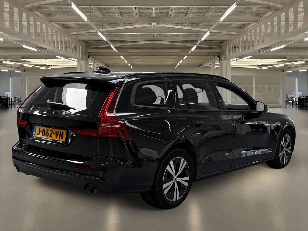 Volvo V60 2.0 B3 Momentum Advantage leer/ Dealer /onderhouden /garantie