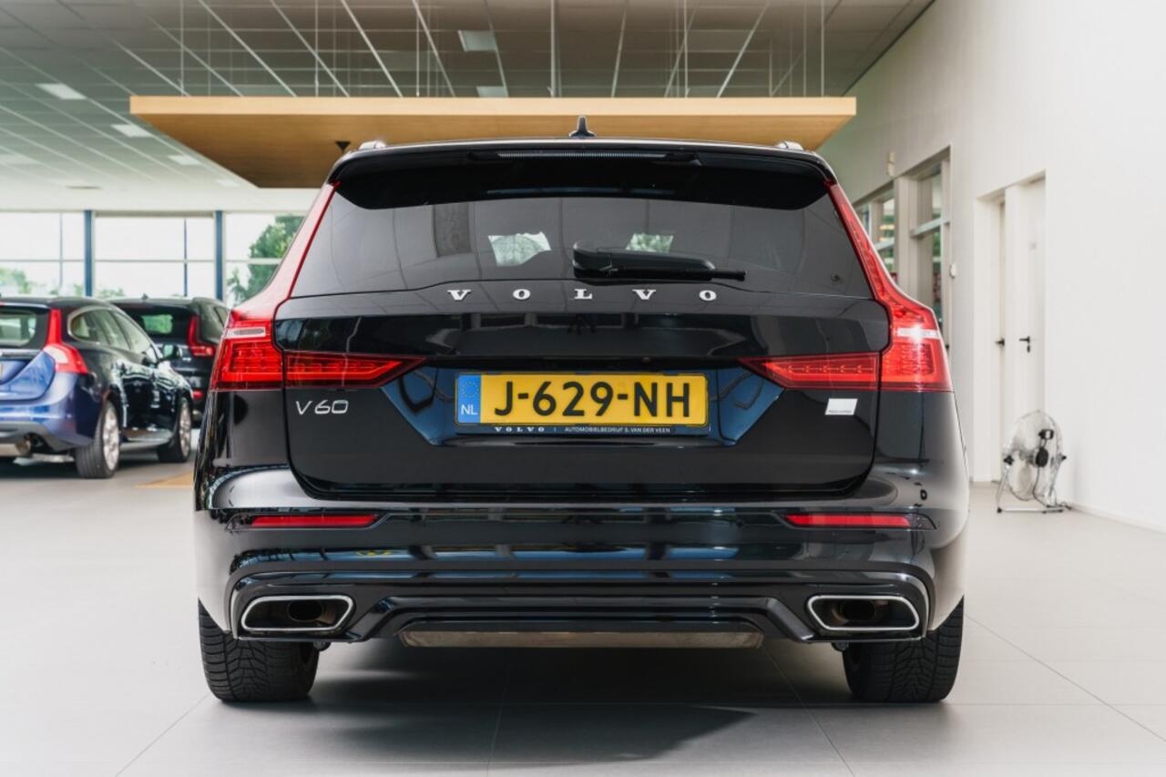 Volvo V60 T6 AWD Plug-in Hybrid R-Design