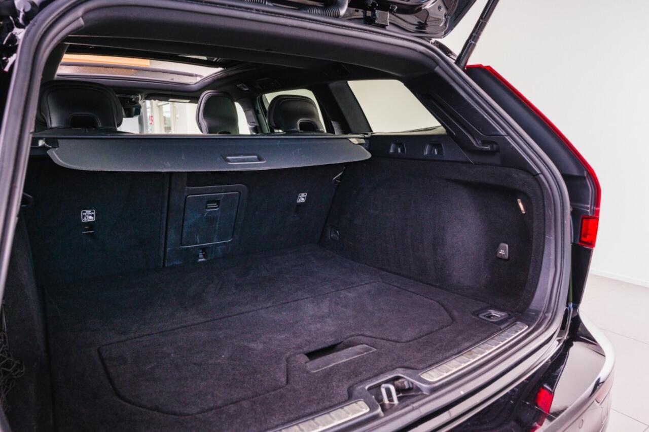 Volvo V60 T6 AWD Plug-in Hybrid R-Design