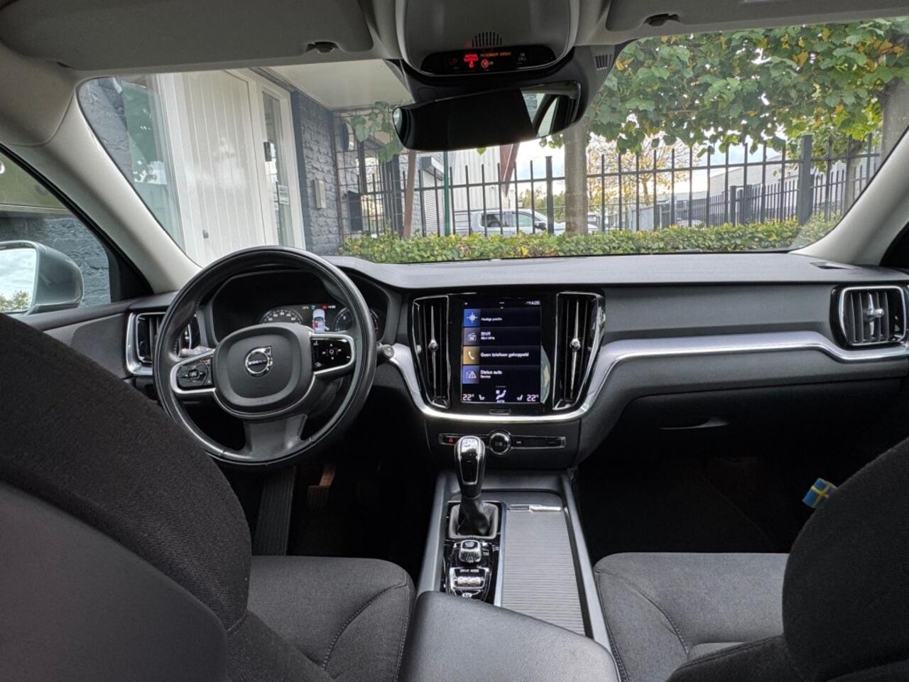 Volvo V60 2.0 D3 Momentum Pro + Camera + Key les + Navi - 11/2020 - 98 dkm Uniek!