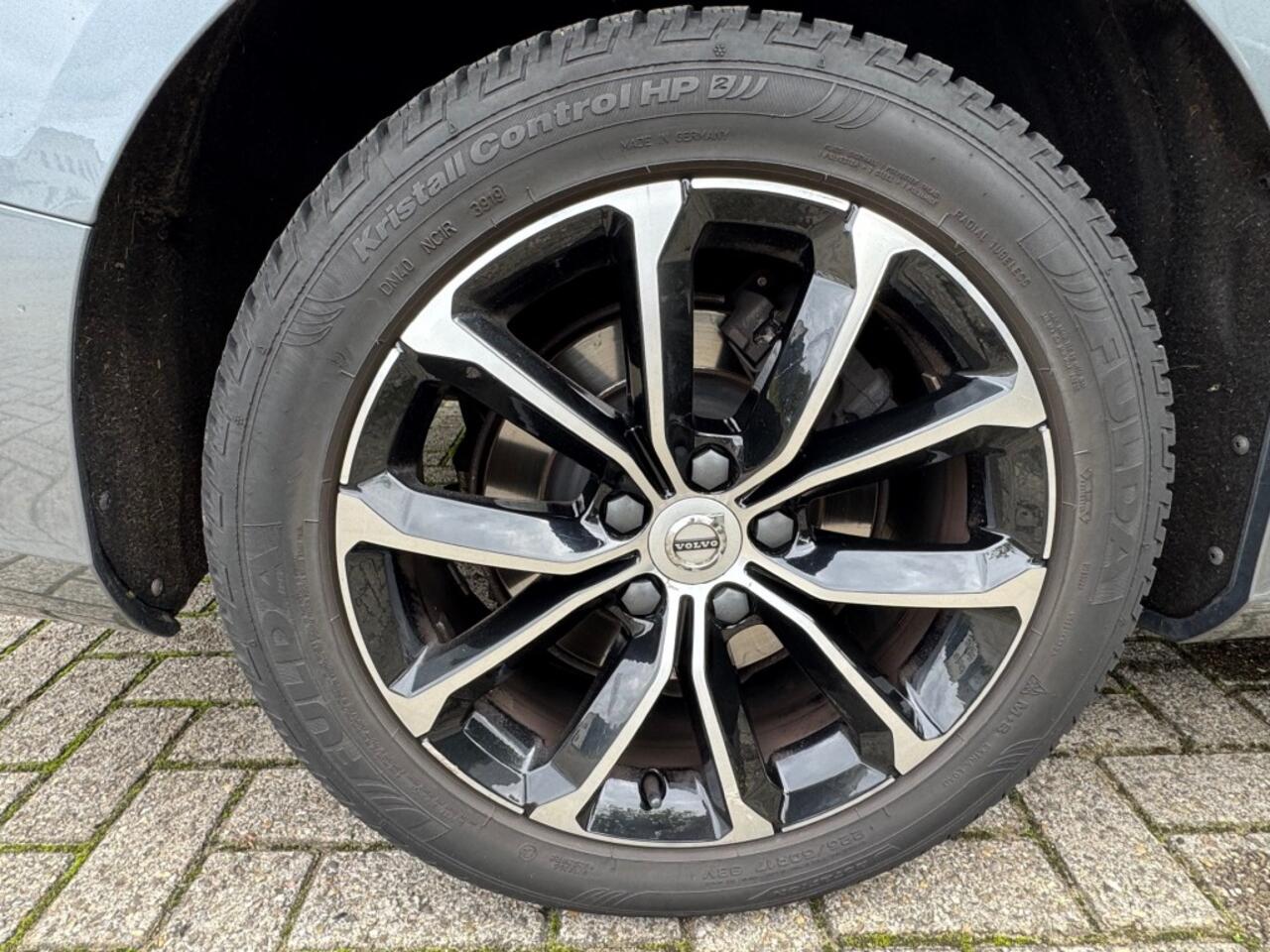 Volvo V60 2.0 D3 Momentum Pro + Camera + Key les + Navi - 11/2020 - 98 dkm Uniek!