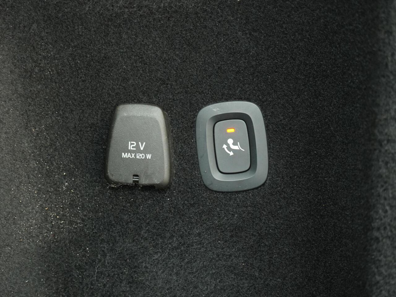 Volvo V60 2.0 T6 Twin Engine AWD Inscription PHEV - Schuifdak - Lederen bekleding - Massage stoelen - Wegklapbare trekhaak