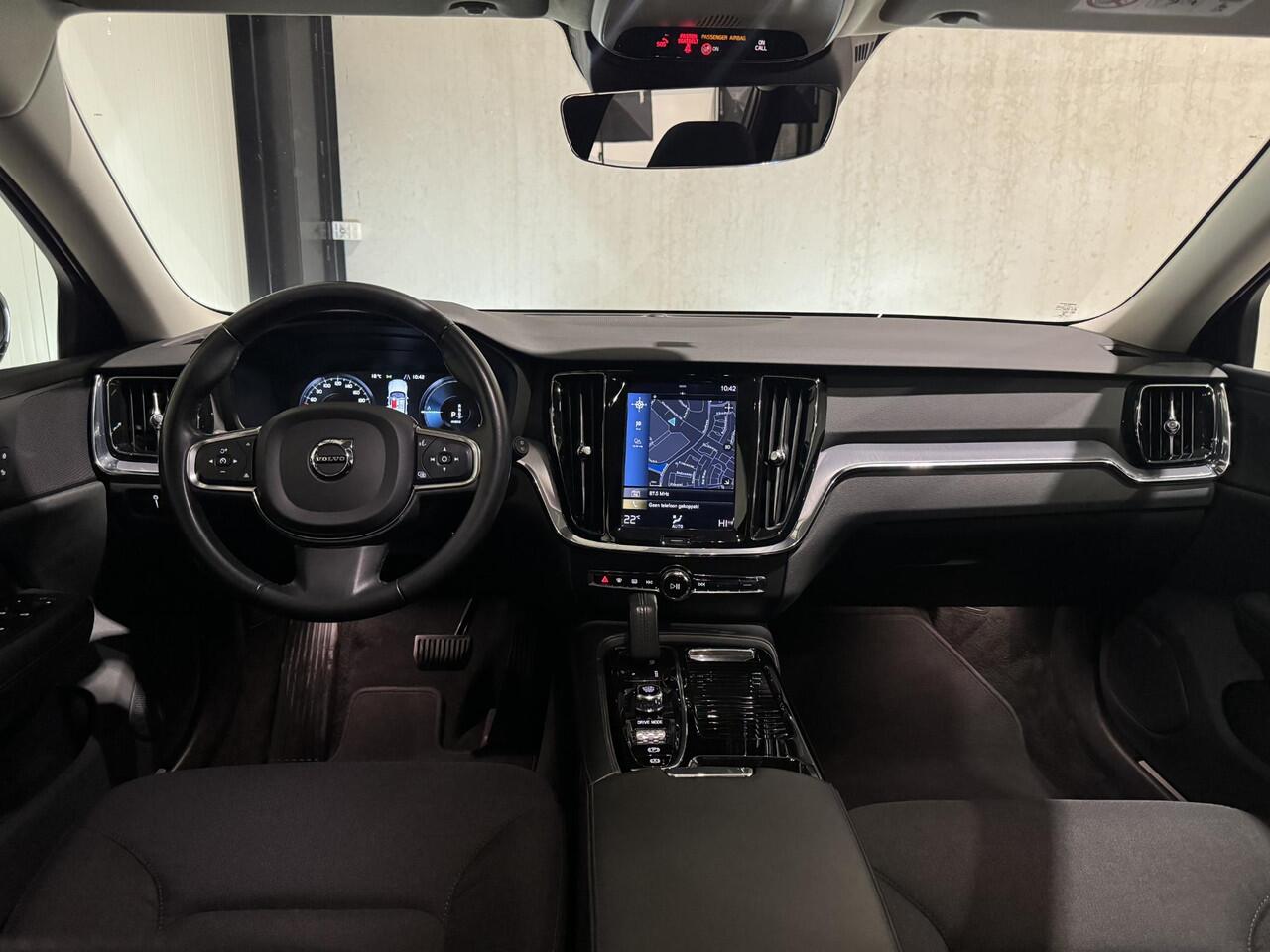 Volvo V60 2.0 T6 Twin Engine AWD Momentum Pro Aut. | navi | carplay | trekhaak | SOH 94% |