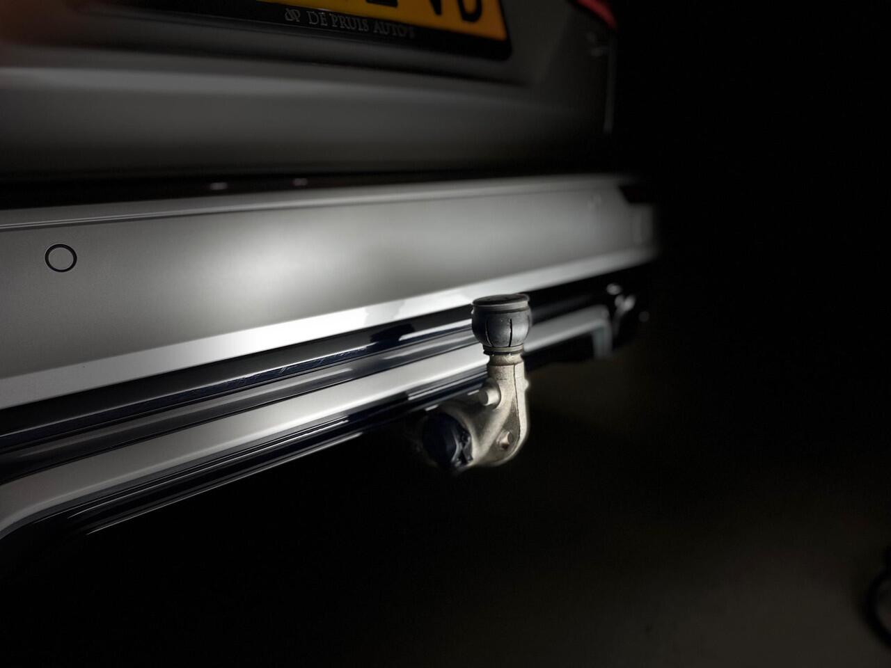 Volvo V60 2.0 T5 R-Design Panoramadak Trekhaak 19inch Navigatie Leer 250pk Automaat