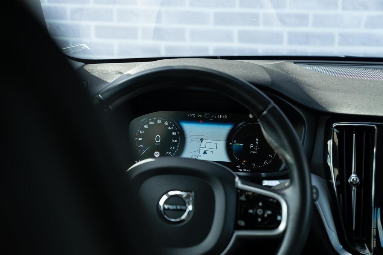 Volvo V60 T8 390 pk Plug-in Hybride AWD Inscription | Trekhaak 2000kg | Parkeercamera | Cruise Control | Stoel-/Voorruitverwarming | Apple CarPlay & Android Auto | Navigatie |