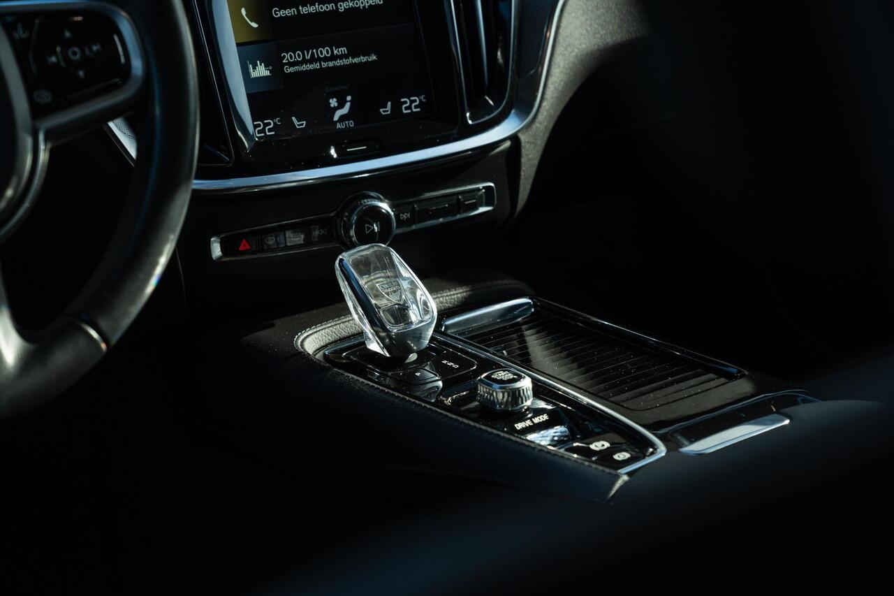 Volvo V60 T8 390 pk Plug-in Hybride AWD Inscription | Trekhaak 2000kg | Parkeercamera | Cruise Control | Stoel-/Voorruitverwarming | Apple CarPlay & Android Auto | Navigatie |