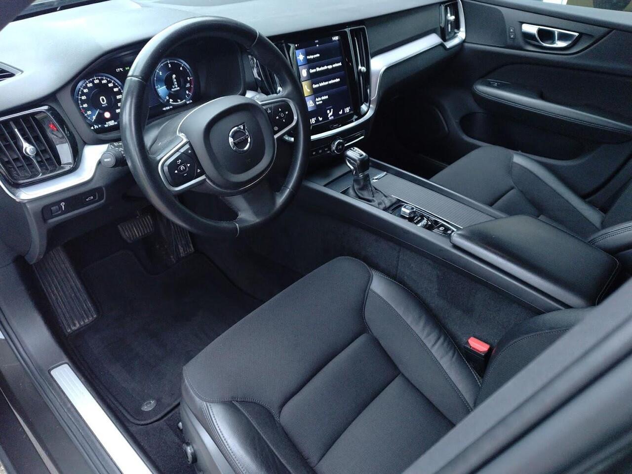 Volvo V60 2.0 D4 AWD R-Design Camera, Elect.trekhaak, Adaptive Cruise, Polestar Engineered