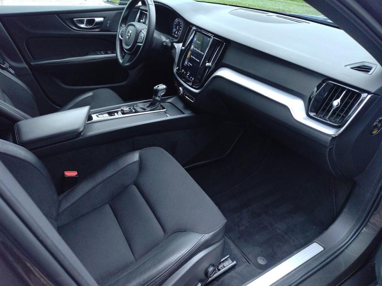 Volvo V60 2.0 D4 AWD R-Design Camera, Elect.trekhaak, Adaptive Cruise, Polestar Engineered