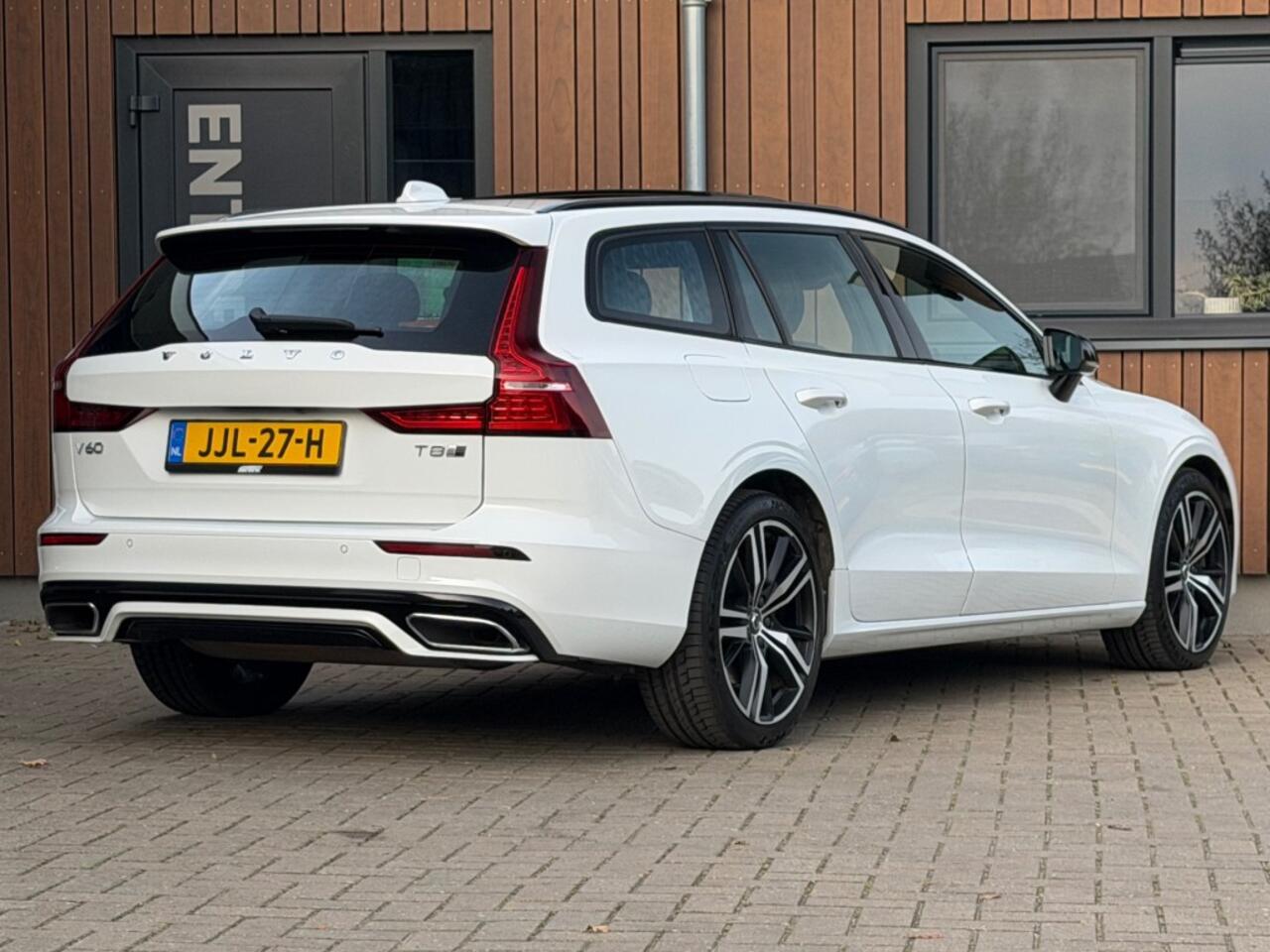 Volvo V60 2.0 T8 TE AWD R-DESIGN Pano Head-up Camera 19 inc HenK