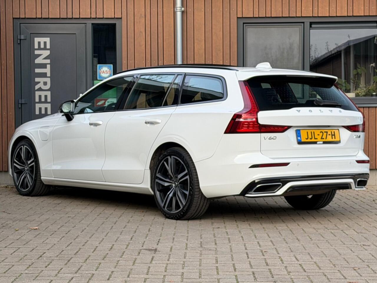 Volvo V60 2.0 T8 TE AWD R-DESIGN Pano Head-up Camera 19 inc HenK