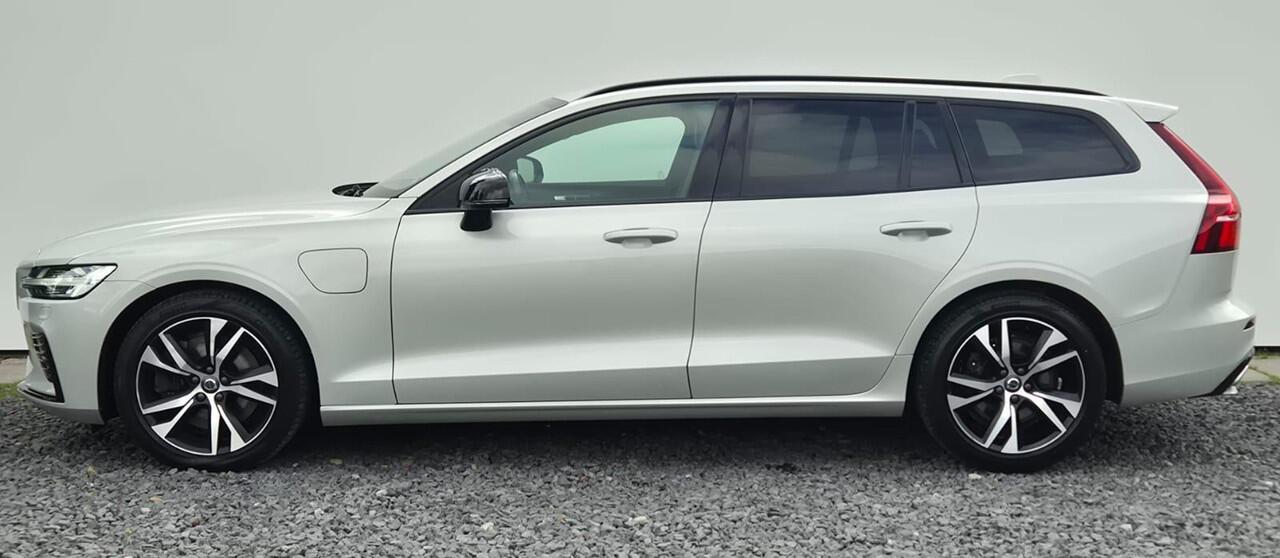 Volvo V60 2.0 T6 Twin Engine AWD R-Design 18" Wielen - Park Assist - Intellisafe Surround - Climate - Audio Line - Privacy Glass - Stoel memory Bestuurder