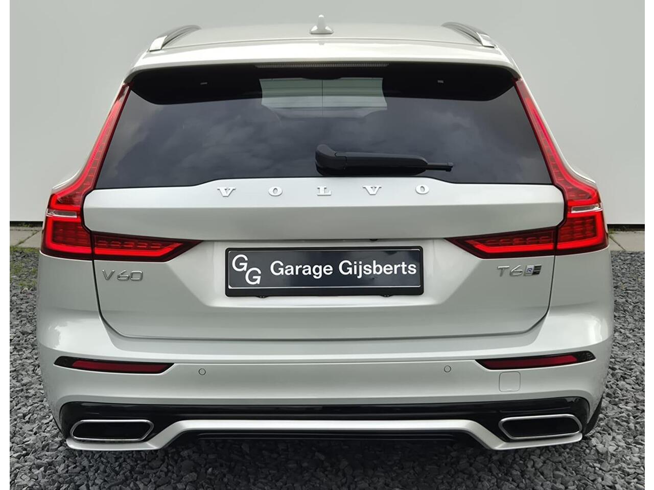 Volvo V60 2.0 T6 Twin Engine AWD R-Design 18" Wielen - Park Assist - Intellisafe Surround - Climate - Audio Line - Privacy Glass - Stoel memory Bestuurder