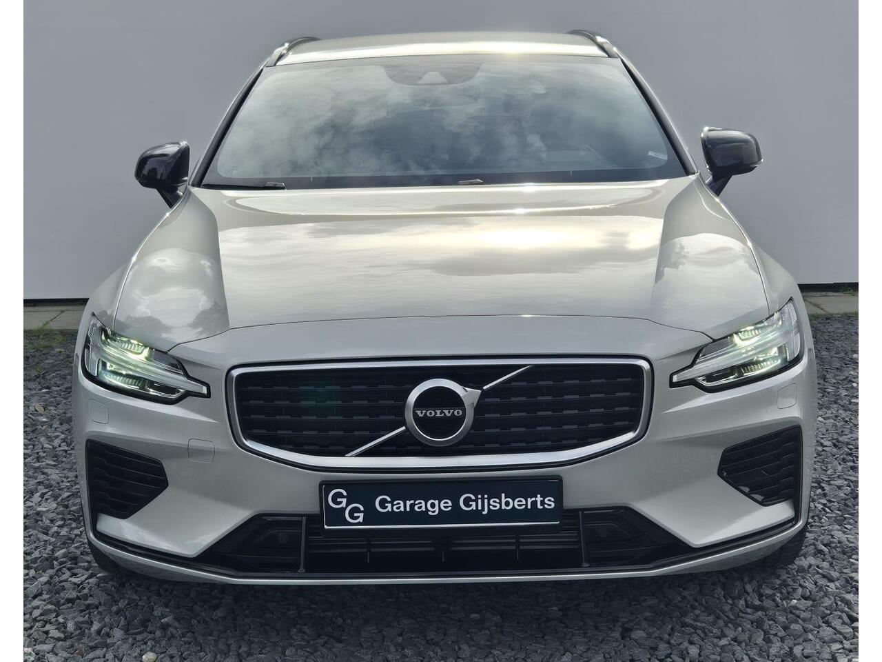 Volvo V60 2.0 T6 Twin Engine AWD R-Design 18" Wielen - Park Assist - Intellisafe Surround - Climate - Audio Line - Privacy Glass - Stoel memory Bestuurder