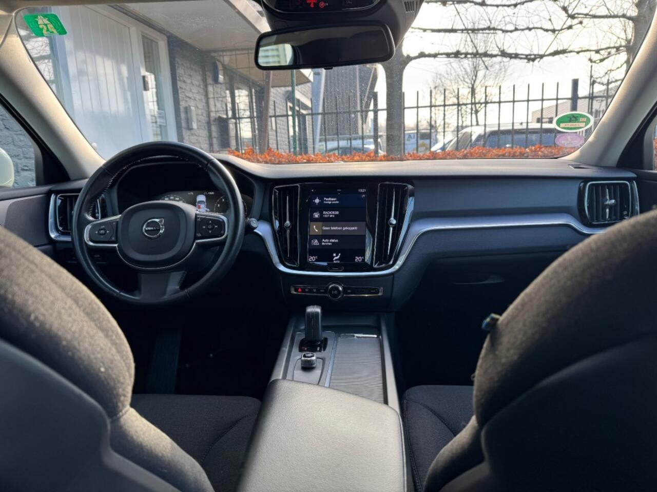 Volvo V60 2.0 B3 Autom Advantage + Led + Lmv + Navi + D-Glas