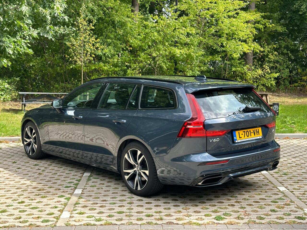 Volvo V60 2.0 B4 R-Design