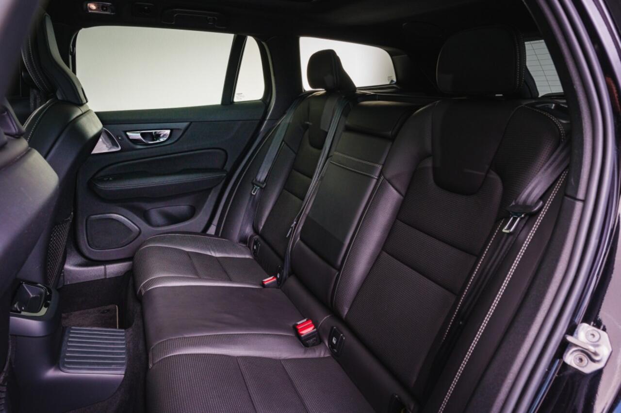 Volvo V60 T6 AWD Plug-in Hybrid R-Design