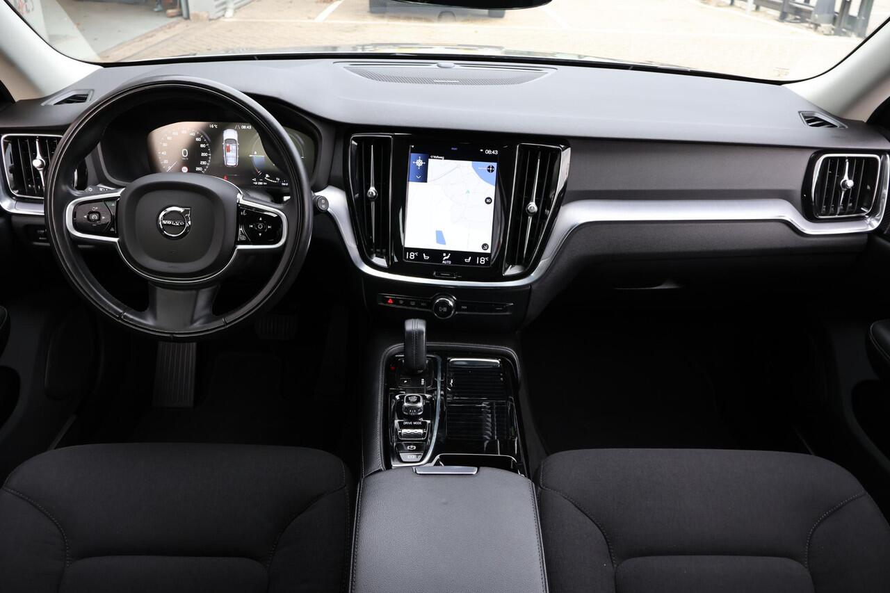 Volvo V60 2.0 T8 Recharge Business Pro 1e Eigenaar | NL-Auto | Dealer Onderh | BTW | 390PK | AWD | Elek Stoel+klep | Stoel/Stuur Verwarming | Camera | Ad Cruise | Climate | Full Led | Keyless | Navi | PDC | Start/Stop | 1 Laadkabel