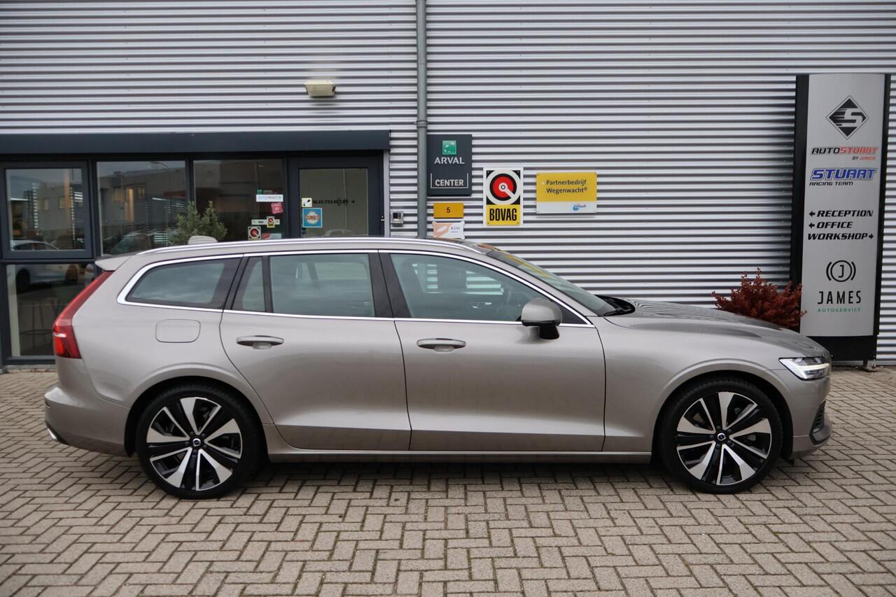 Volvo V60 2.0 T8 Recharge Business Pro 1e Eigenaar | NL-Auto | Dealer Onderh | BTW | 390PK | AWD | Elek Stoel+klep | Stoel/Stuur Verwarming | Camera | Ad Cruise | Climate | Full Led | Keyless | Navi | PDC | Start/Stop | 1 Laadkabel