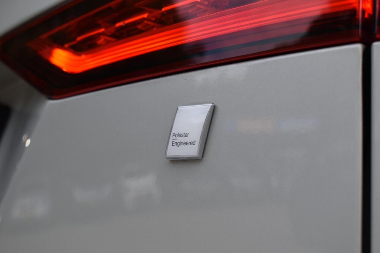 Volvo V60 2.0 T4 MOMENT.PRO / POLESTAR ENGINEERD / NL AUTO