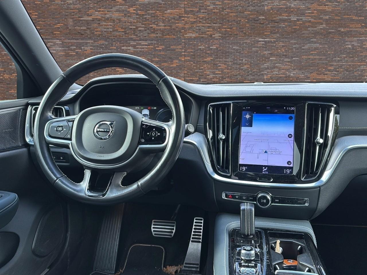 Volvo V60 2.0 T8 AWD R-Design 21"lmv PANODAK LEDER