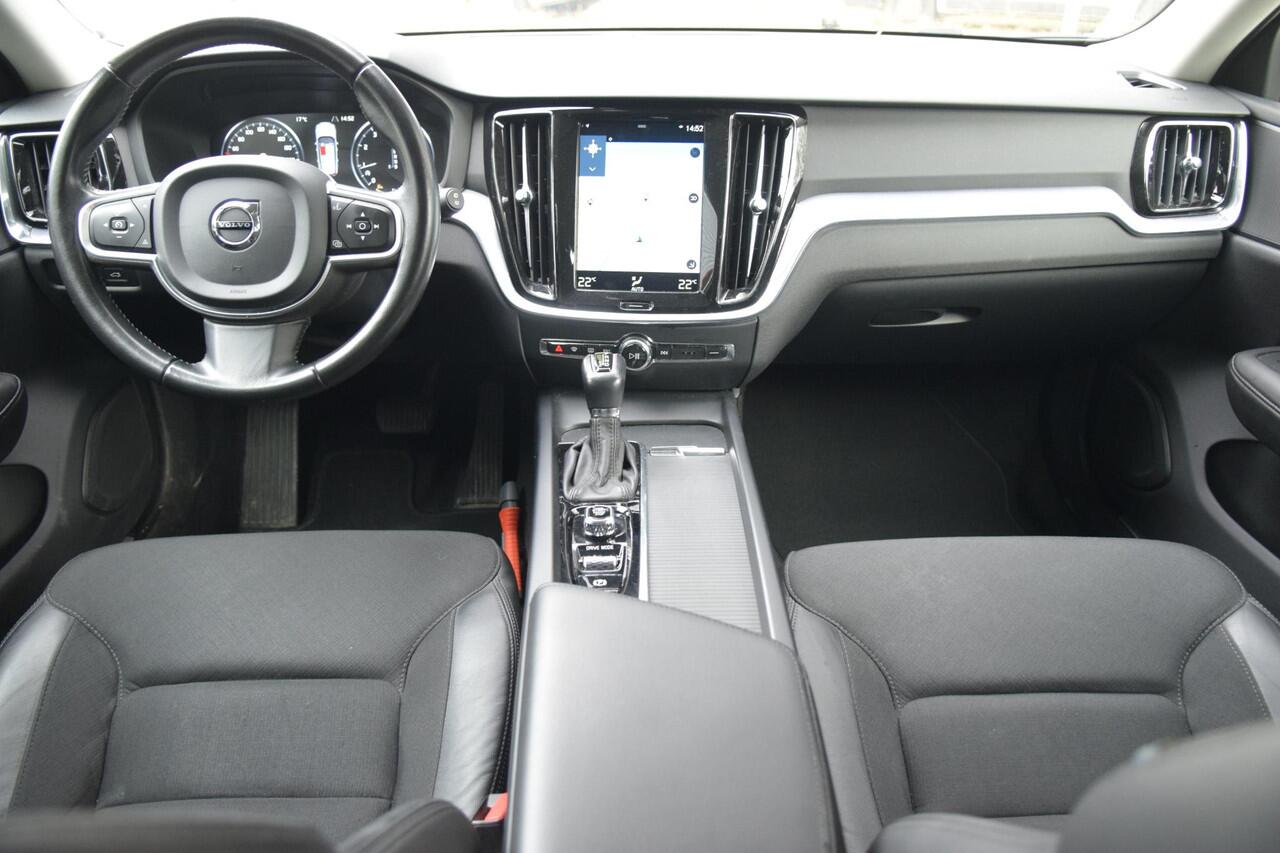 Volvo V60 2.0 T4 Momentum Pro met 19inch/Led/Carplay/Cruise