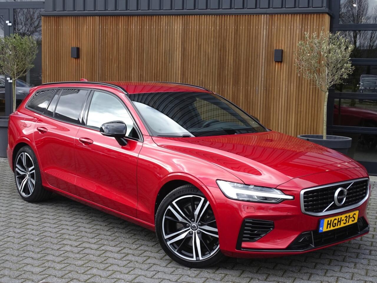 Volvo V60 T8 390PK Twin Engine / AWD / R Design / LED