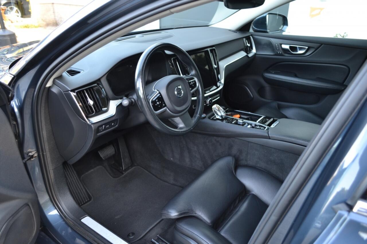 Volvo V60 PHEV 2.0 T8 AWD R. R-Des.