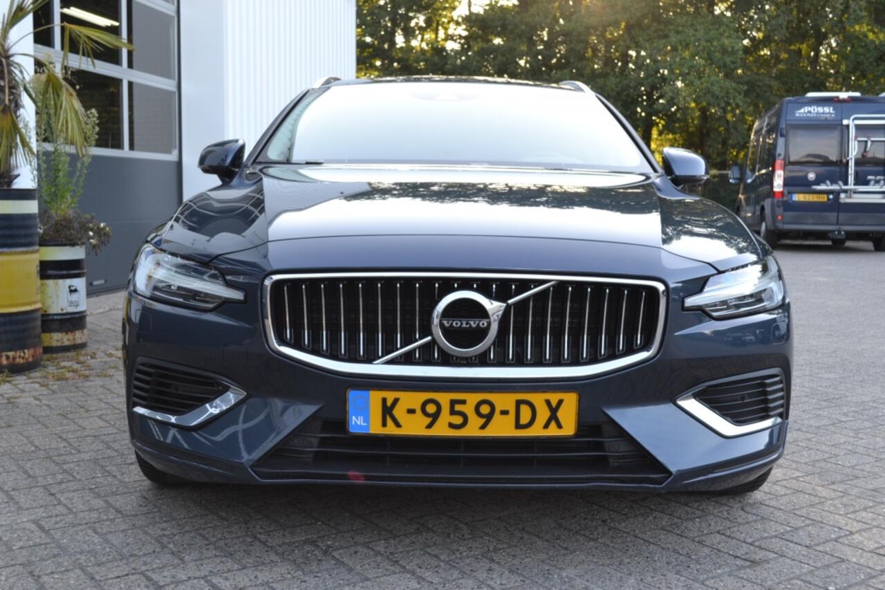 Volvo V60 PHEV 2.0 T8 AWD R. R-Des.