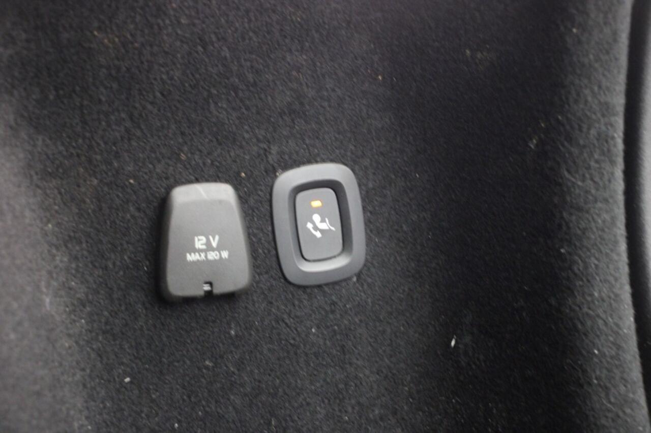 Volvo V60 2.0 T6 PHEV Twin Engine AWD Momentum Pro - Carplay, Leer, Memory, Afn Trekhaak GERESERVEERD!!!