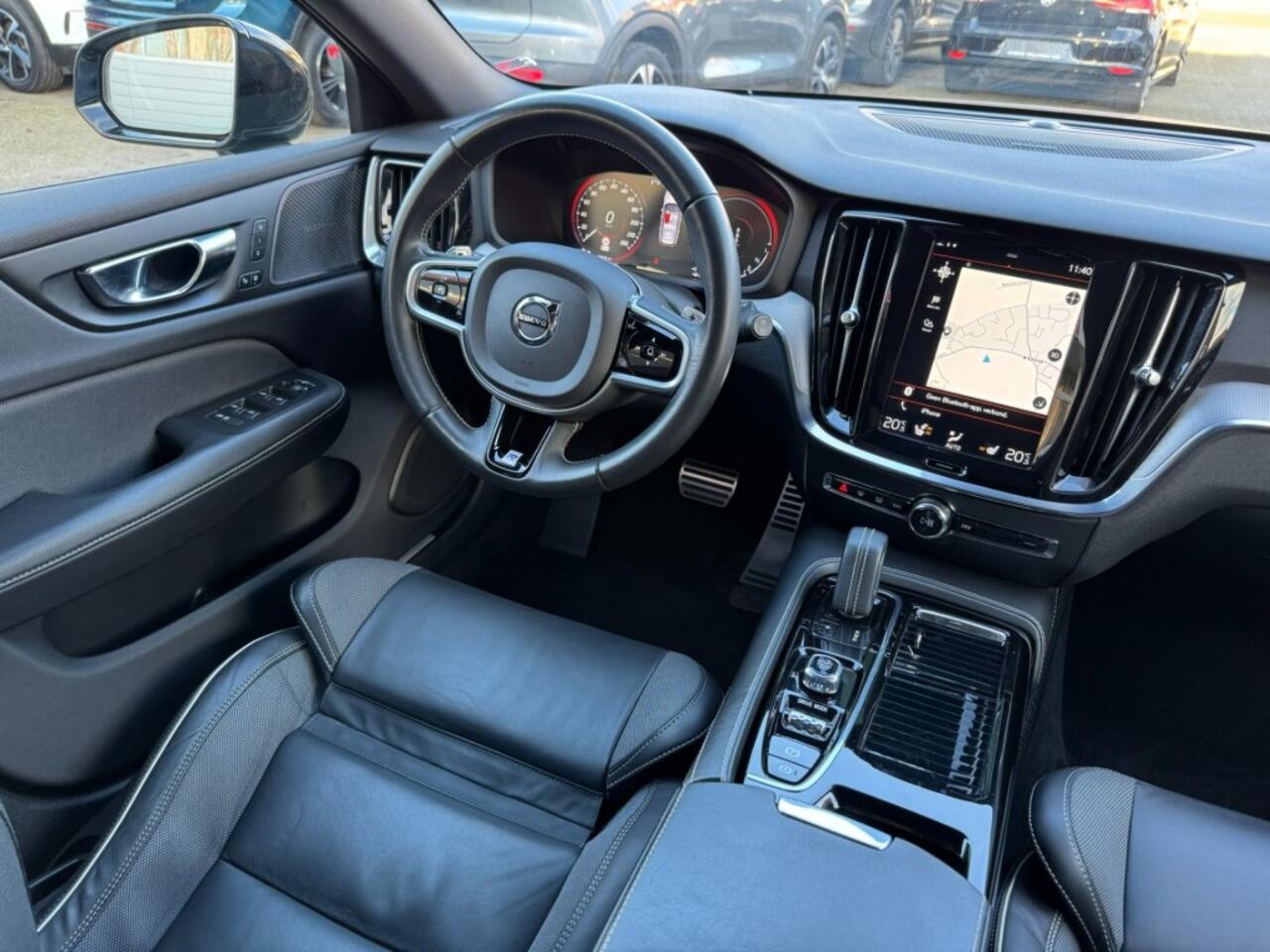 Volvo V60 2.0 T8 Twin-Engine AWD R-Design Camera Harman/Kardon Leder Memory Pilot Assist Trekhaak