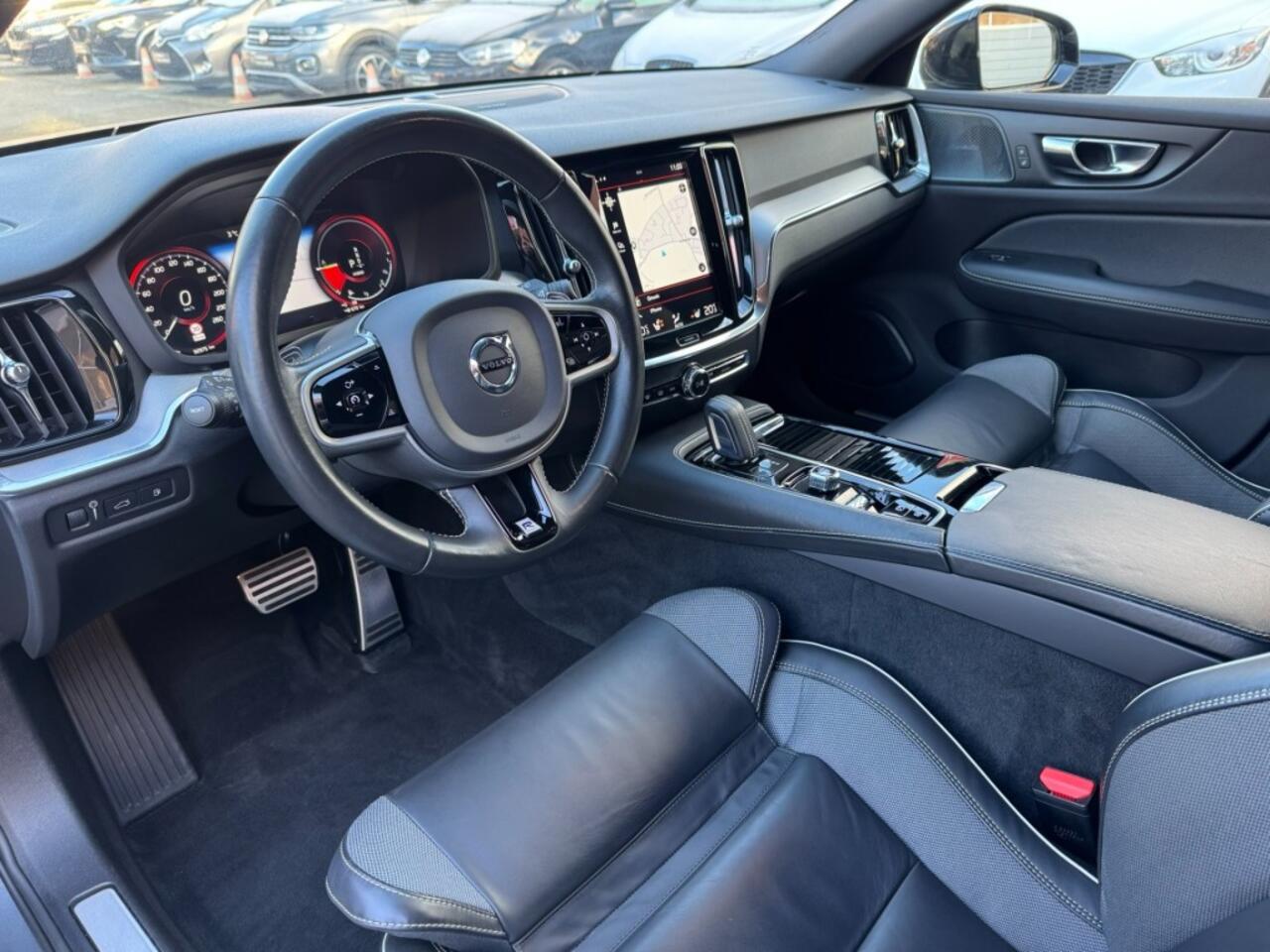 Volvo V60 2.0 T8 Twin-Engine AWD R-Design Camera Harman/Kardon Leder Memory Pilot Assist Trekhaak