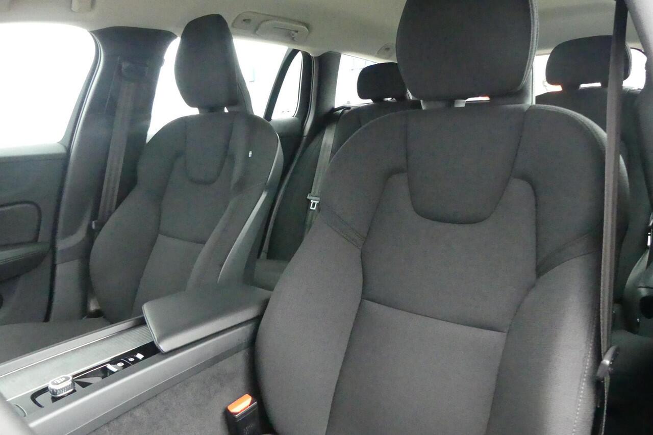 Volvo V60 2.0 B3 Momentum Advantage | Cruise Control | Navigatie | Apple CarPlay & Android Auto | Verwarmbare Voorruit | Parkeercamera |