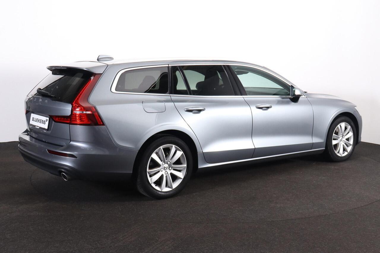 Volvo V60 B3 Momentum - Leder - IntelliSafe Surround - Elektr. bedienb. voorstoelen - Parkeercamera achter - Verwarmde voorstoelen - Extra getint glas - Parkeersensoren voor & achter - Adaptieve LED koplampen -