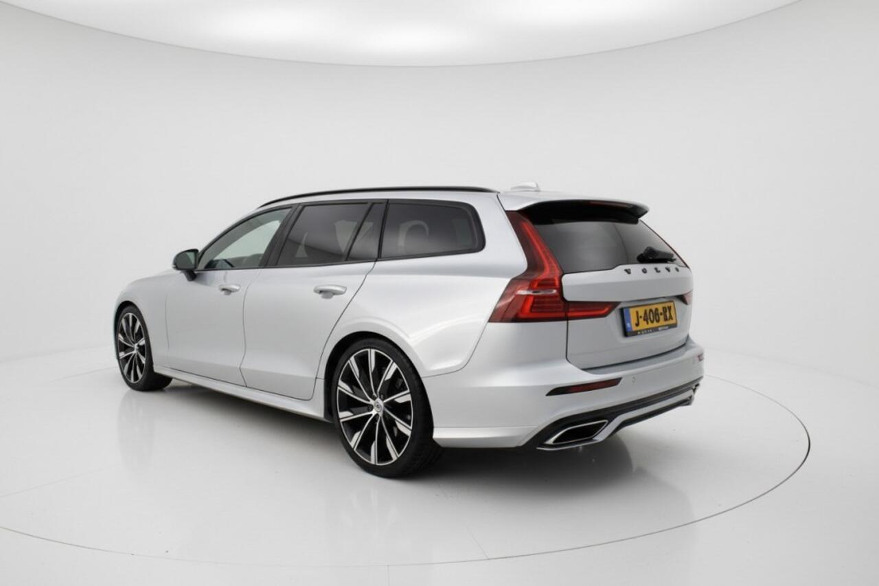 Volvo V60 2.0 B3 R-DESIGN, ACC, Lane, Harman Kardon, Leder