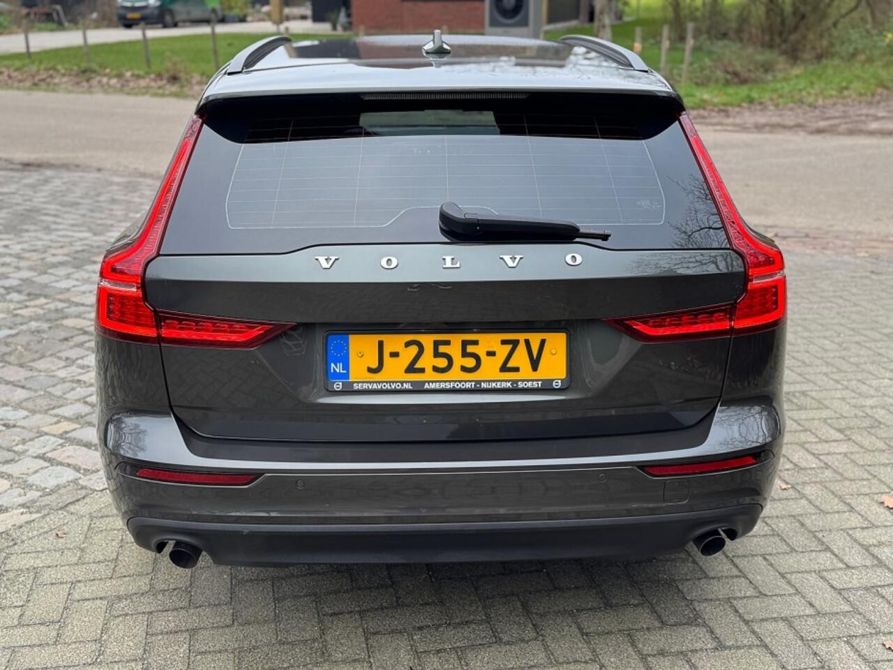 Volvo V60 2.0 B3 163pk autom Momentum Advantage ecc,leer,lmv,navi,led