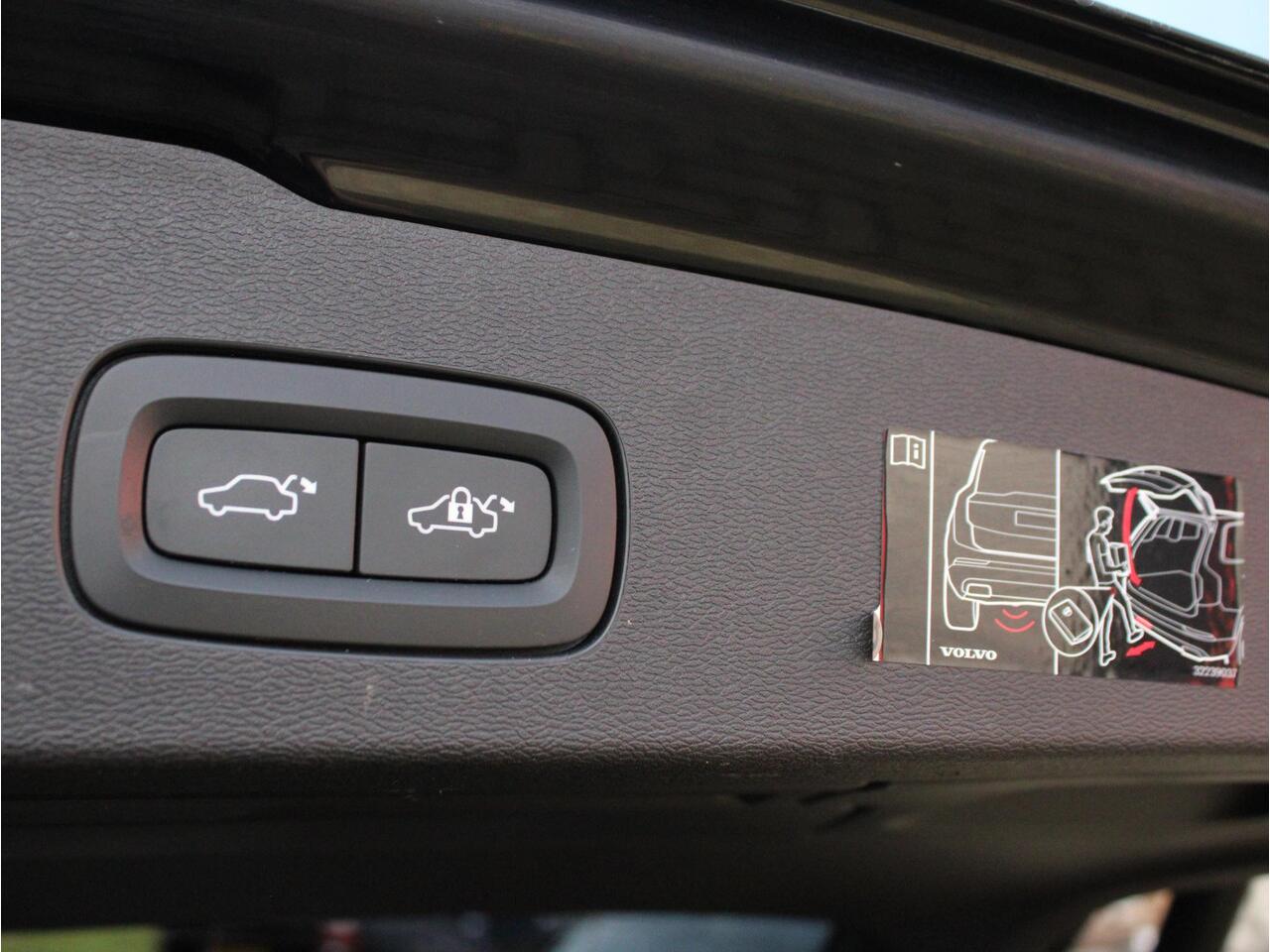 Volvo V60 2.0 B3 R-Design Automaat Elektrisch Verstelbare Stoelen, Lederen Bekleding, Elektrische Achterklep, Cruise & Climate Control