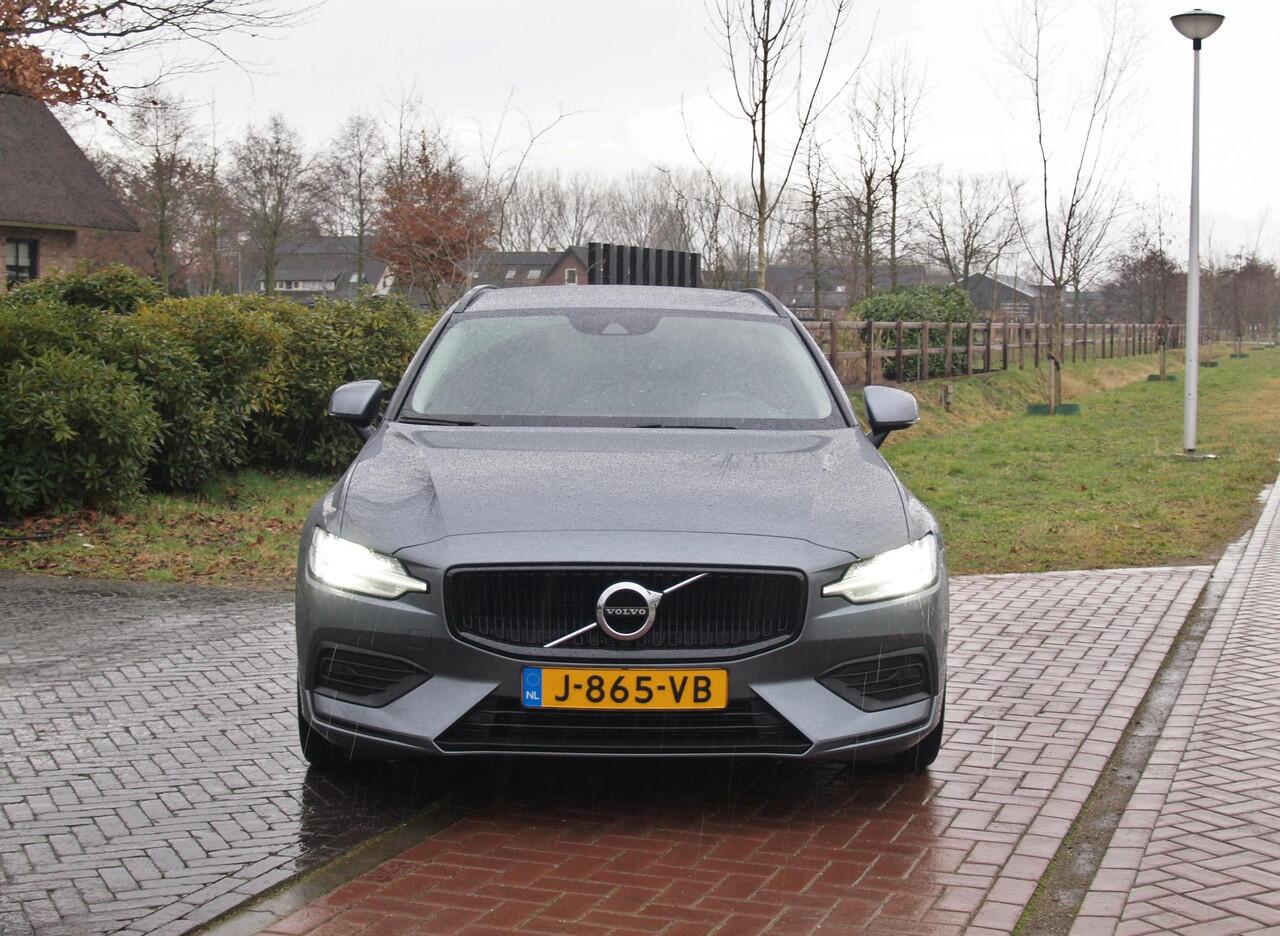 Volvo V60 2.0 B3 Momentum Advantage | Camera | Trekhaak | Apple Carplay | Cruise Control |
