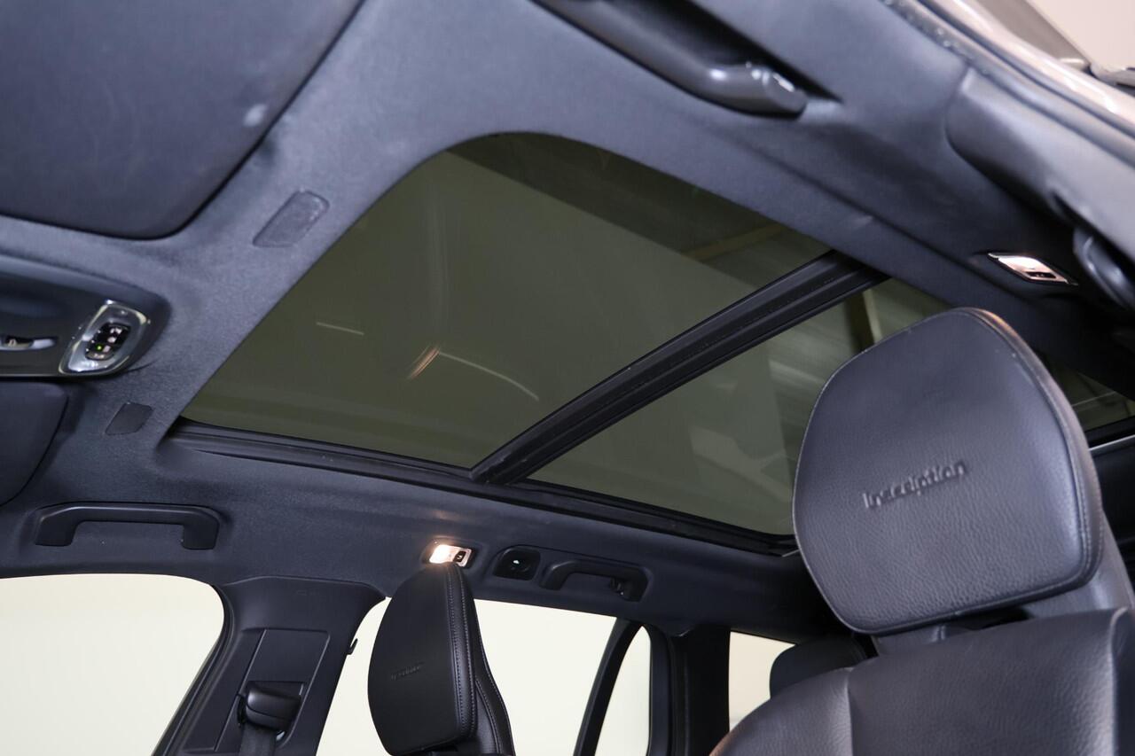 Volvo V60 T8 Recharge AWD Inscription - Panorama/schuifdak - IntelliSafe Assist & Surround - Harman/Kardon audio - Parkeercamera achter - Verwarmde voorstoelen - Parkeersensoren voor & achter - Elektr. bedienb. voorstoelen met geheugen - Head up display - Apple Car