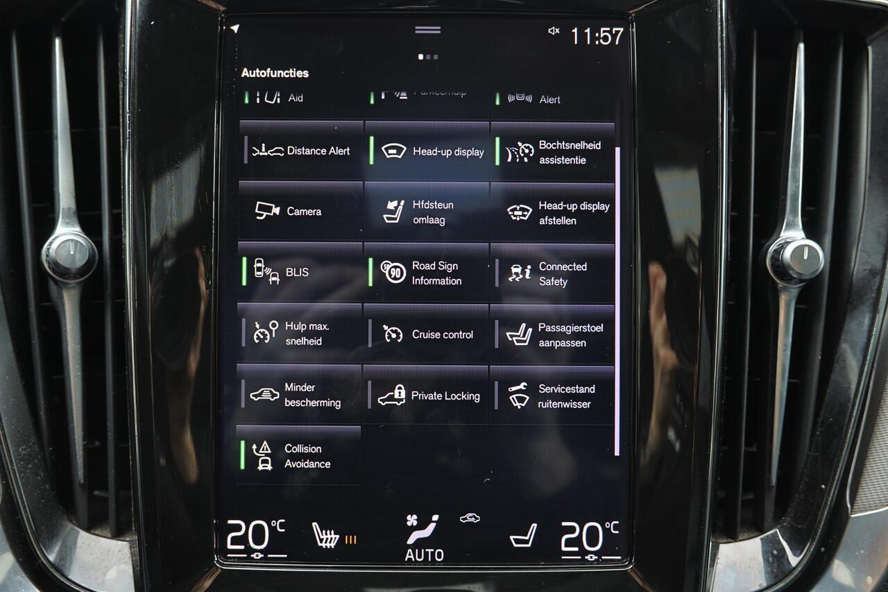 Volvo V60 T8 Recharge AWD Inscription - Panorama/schuifdak - IntelliSafe Assist & Surround - Harman/Kardon audio - Parkeercamera achter - Verwarmde voorstoelen - Parkeersensoren voor & achter - Elektr. bedienb. voorstoelen met geheugen - Head up display - Apple Car