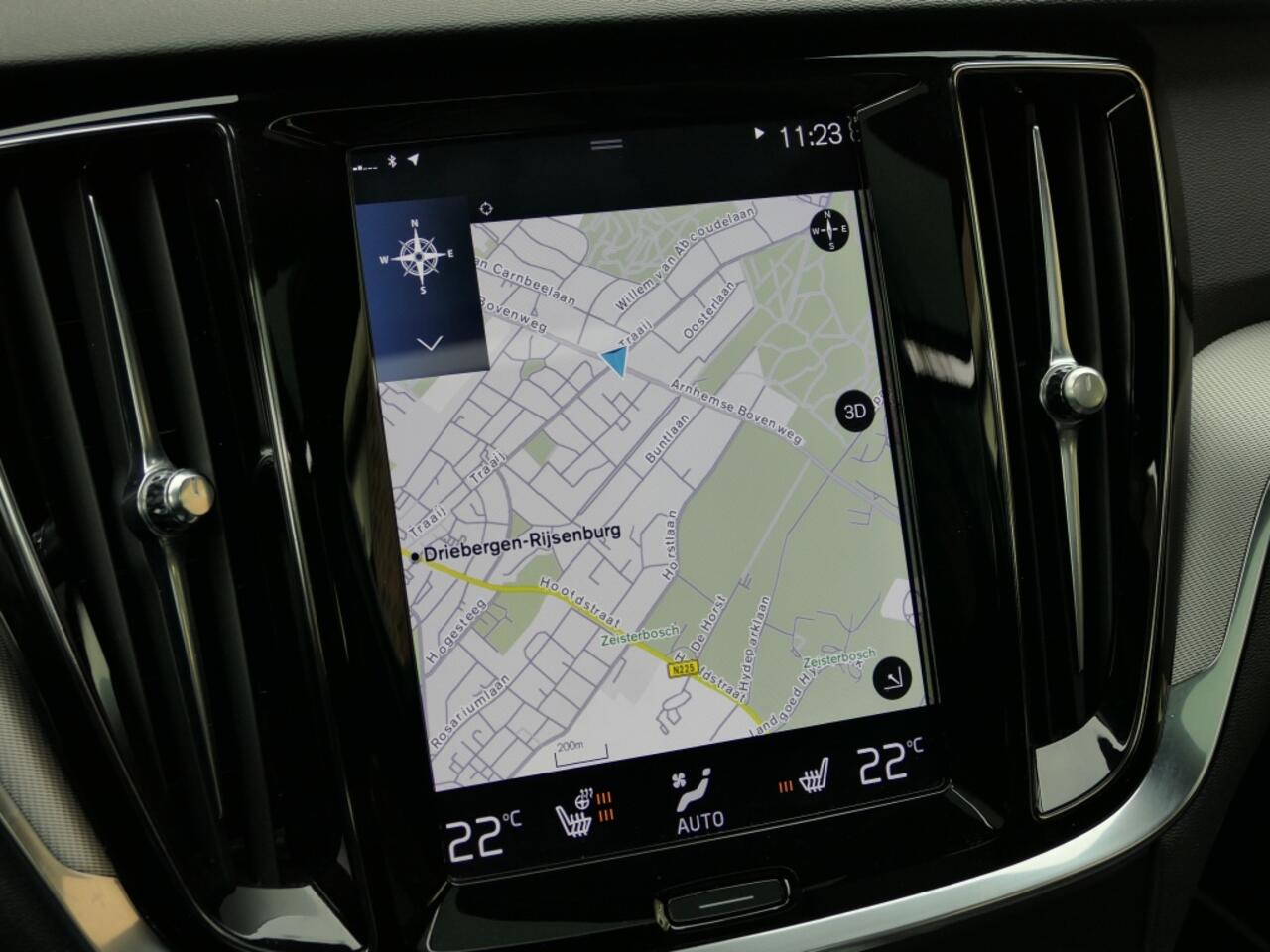 Volvo V60 T4 AUT R-Design 12 MND garantie Pilot assist / Camera / Trekhaak