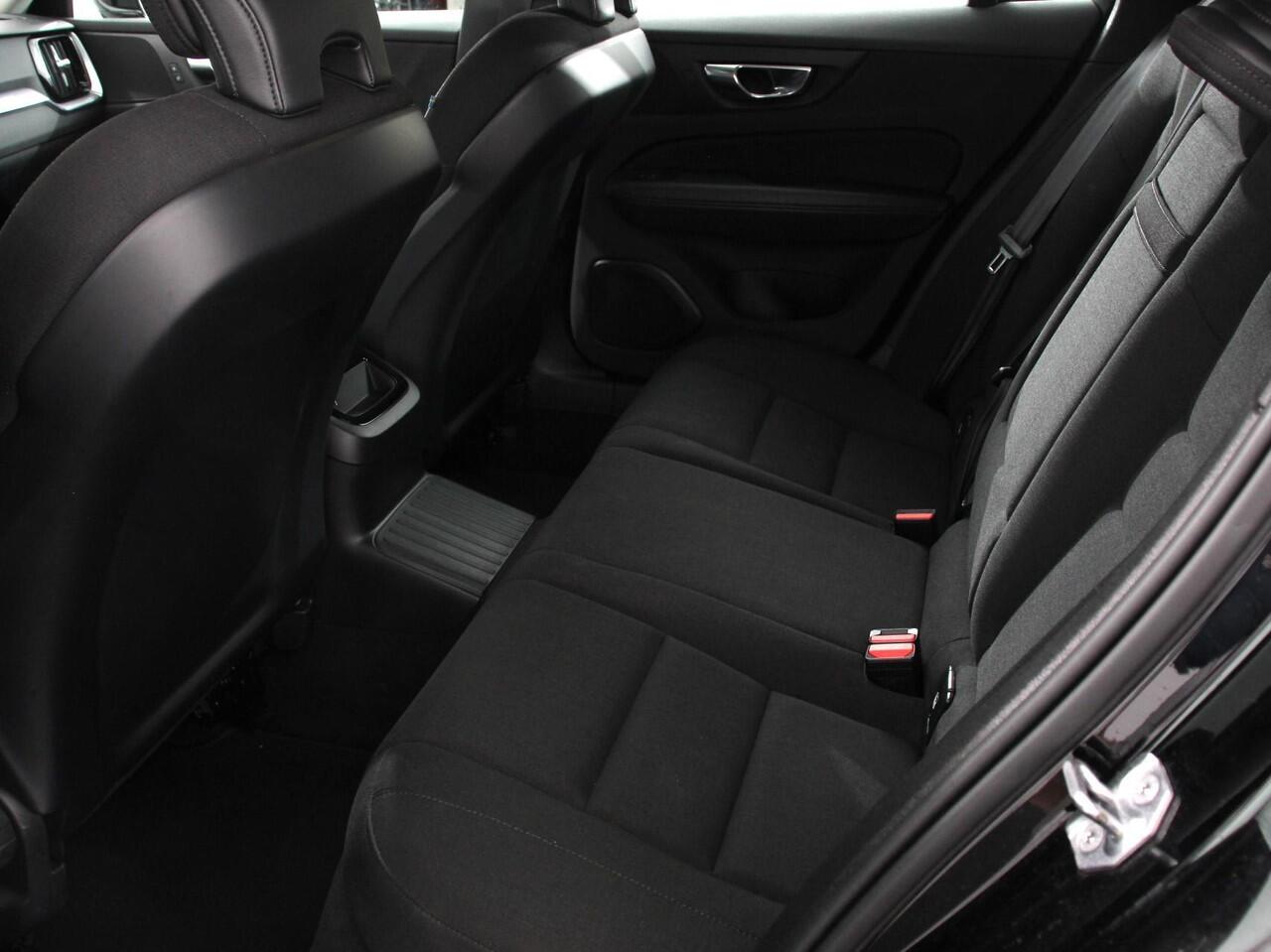 Volvo V60 2.0 T8 390pk Recharge AWD Inscription Expression | Navigatie | Apple Carplay/Android Auto | Elektrische trekhaak| Parkeersensoren | Elektrische achterklep | Adaptive Cruise Control | Virtual Cockpit | Stoel- en stuurverwarming | Ledverlichting | Climate 