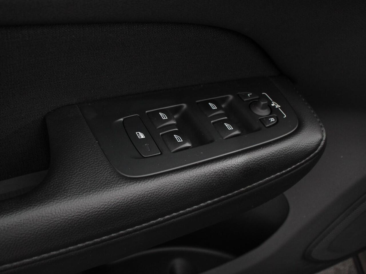 Volvo V60 2.0 T8 390pk Recharge AWD Inscription Expression | Navigatie | Apple Carplay/Android Auto | Elektrische trekhaak| Parkeersensoren | Elektrische achterklep | Adaptive Cruise Control | Virtual Cockpit | Stoel- en stuurverwarming | Ledverlichting | Climate 