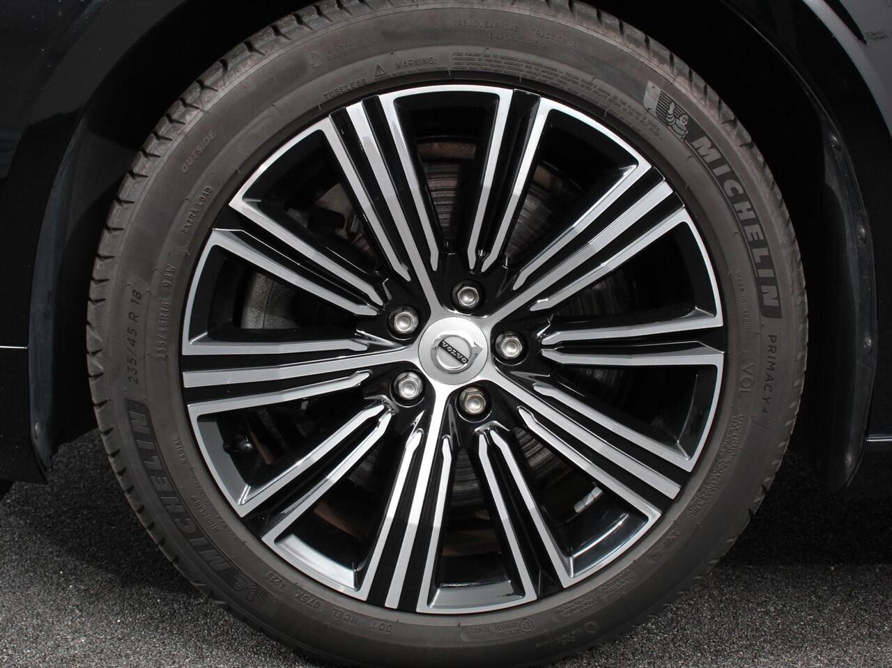Volvo V60 2.0 T8 390pk Recharge AWD Inscription Expression | Navigatie | Apple Carplay/Android Auto | Elektrische trekhaak| Parkeersensoren | Elektrische achterklep | Adaptive Cruise Control | Virtual Cockpit | Stoel- en stuurverwarming | Ledverlichting | Climate 