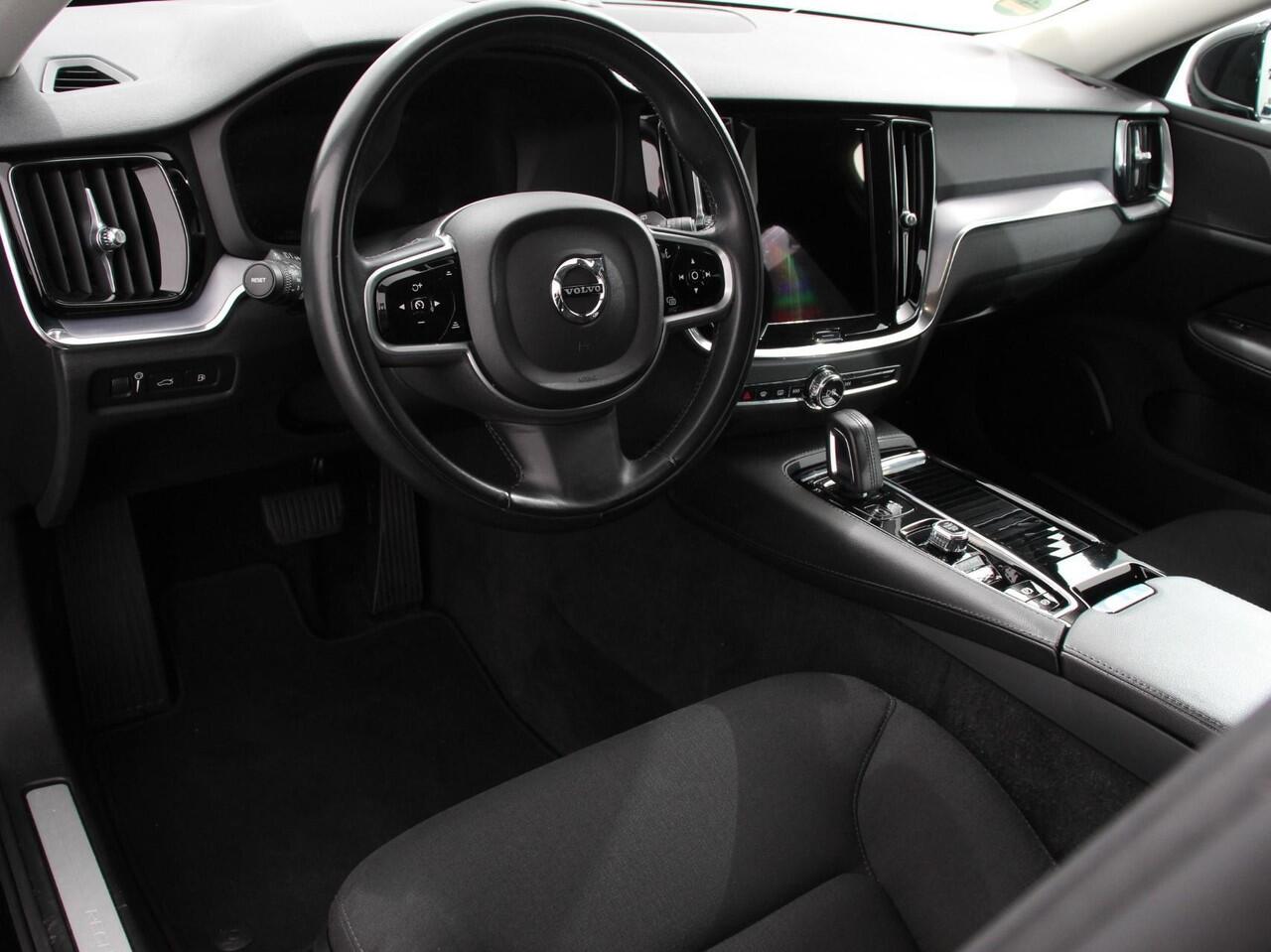 Volvo V60 2.0 T8 390pk Recharge AWD Inscription Expression | Navigatie | Apple Carplay/Android Auto | Elektrische trekhaak| Parkeersensoren | Elektrische achterklep | Adaptive Cruise Control | Virtual Cockpit | Stoel- en stuurverwarming | Ledverlichting | Climate 