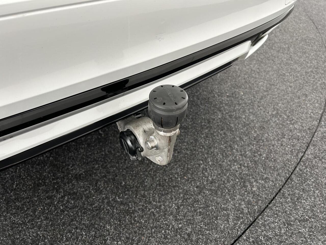 Volvo V60 2.0 T8 390pk Twin Engine AWD R-Design Trekhaak Camera harman/kardon Stoelverwarming Navigatie