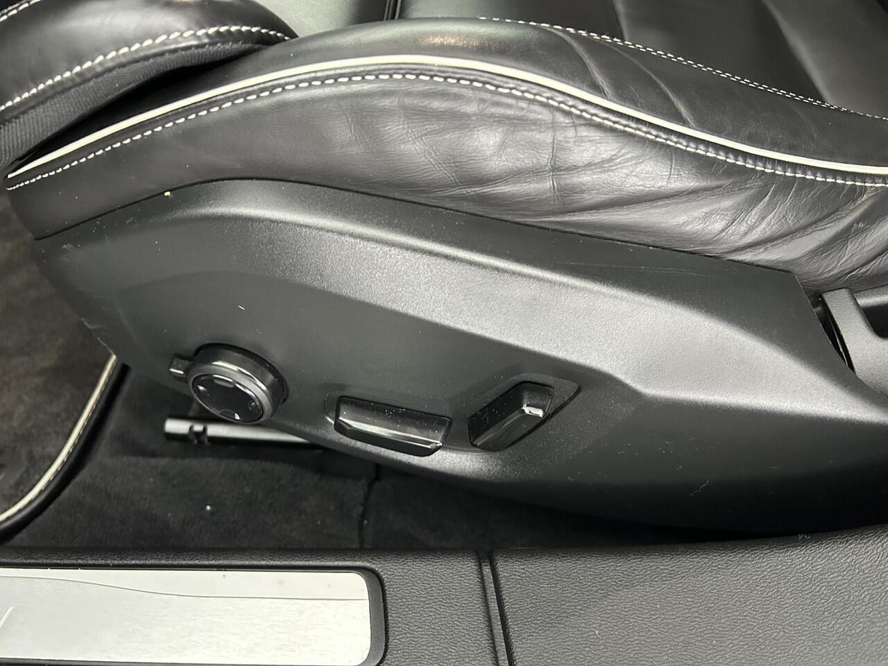 Volvo V60 2.0 T8 390pk Twin Engine AWD R-Design Trekhaak Camera harman/kardon Stoelverwarming Navigatie