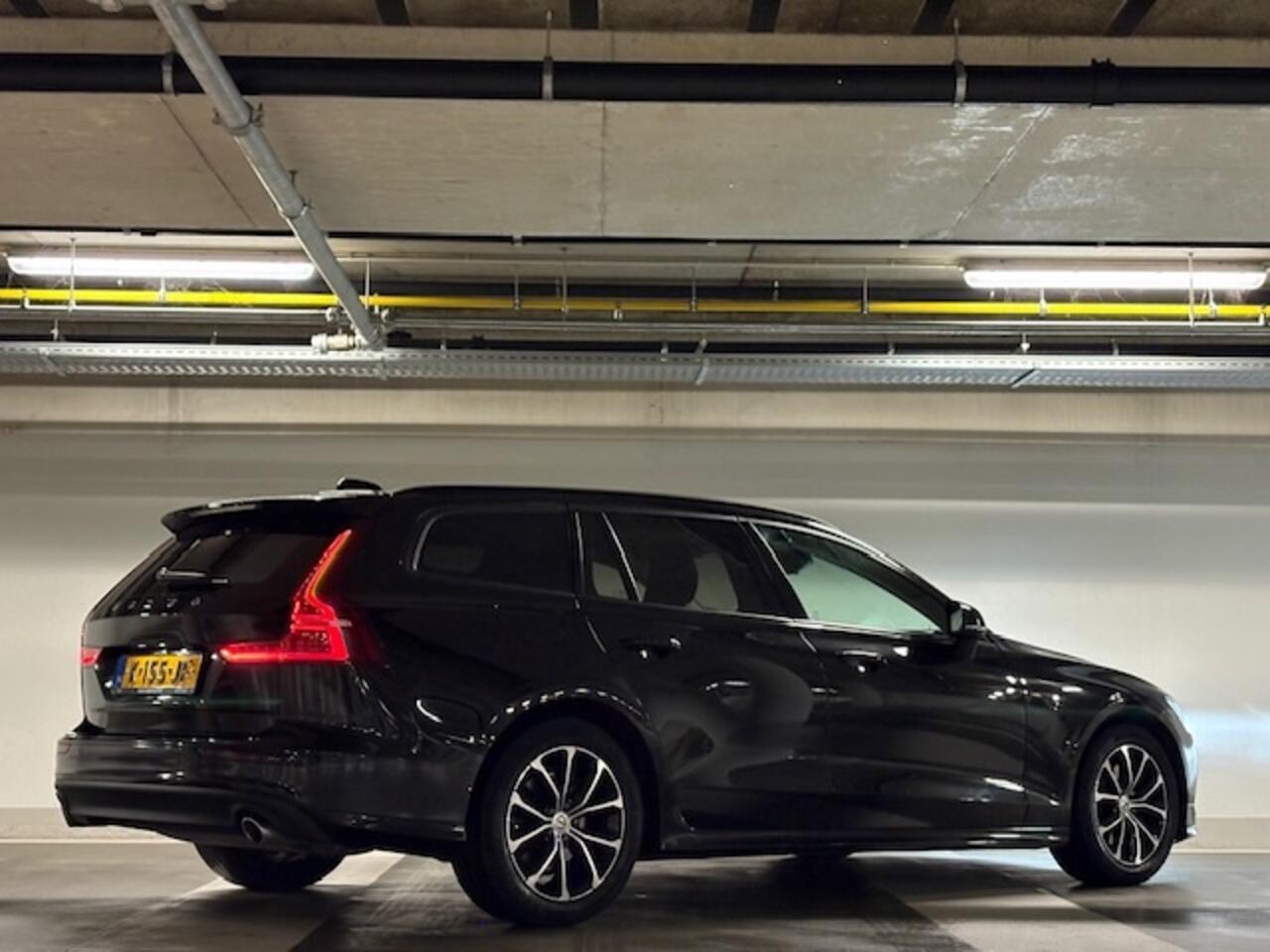 Volvo V60 2.0 B3 - spoilerpakket - cruise - Navi -