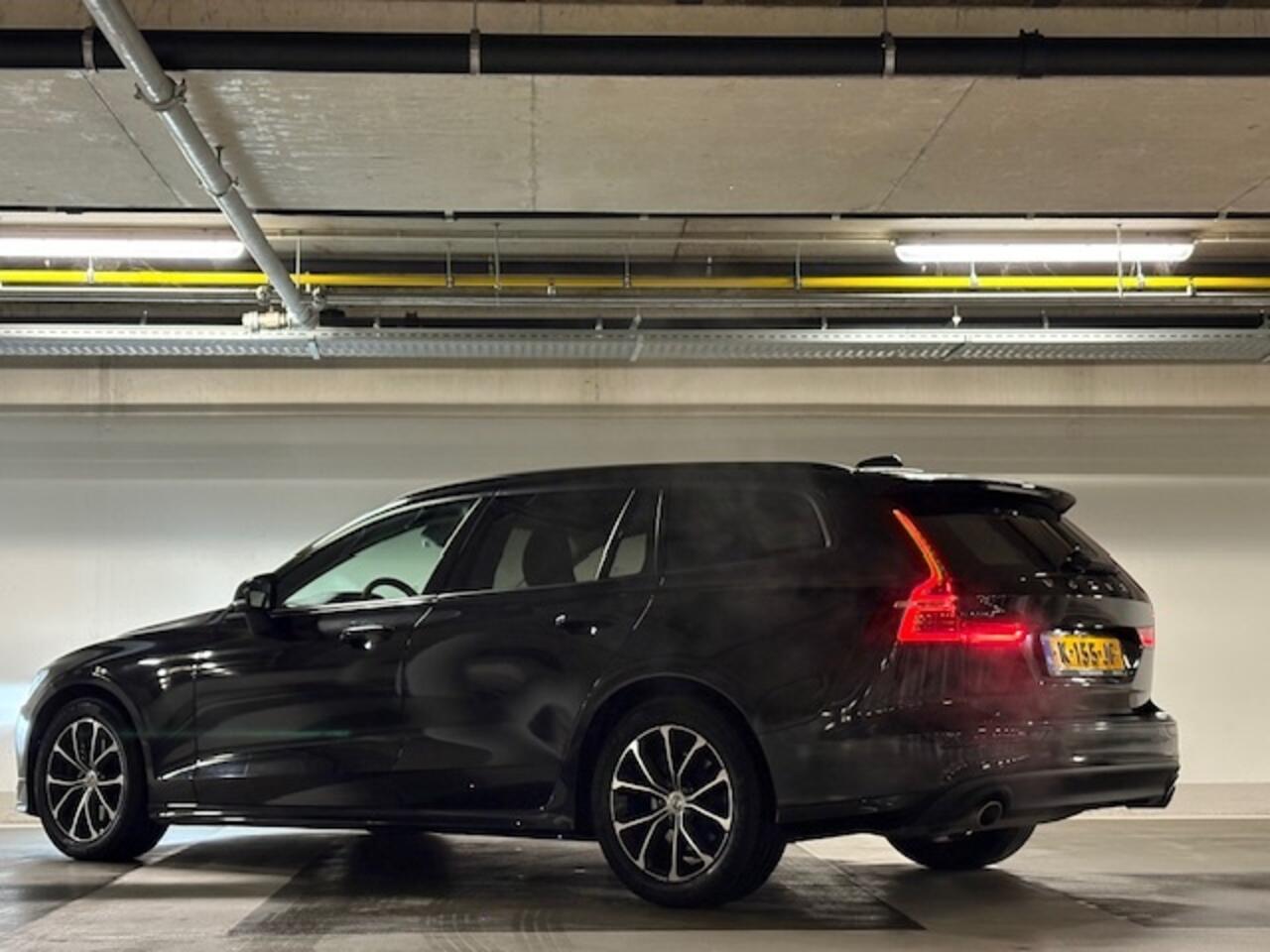 Volvo V60 2.0 B3 - spoilerpakket - cruise - Navi -