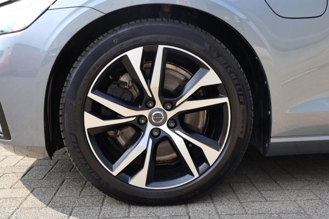 Volvo V60 2.0 T8 AWD R-DESIGN / CAMERA / Memory Seats